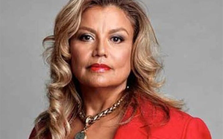suzanne de passe net worth